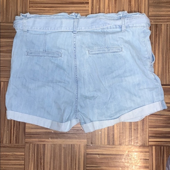 💙 EXPRESS HIGH WAISTED JEAN SHORTS 💙 - Picture 3 of 3